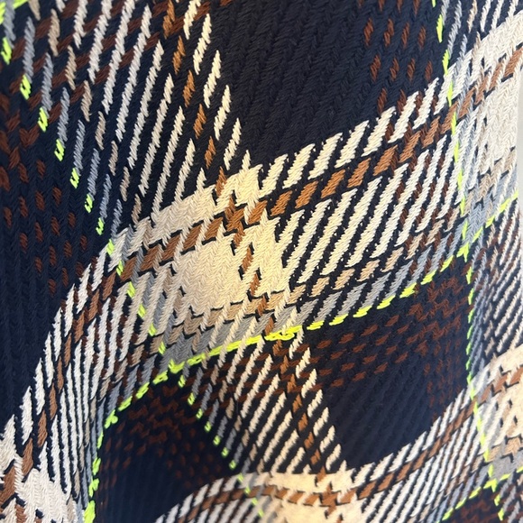 Canadian-made Woven Skirt - Picture 7 of 7